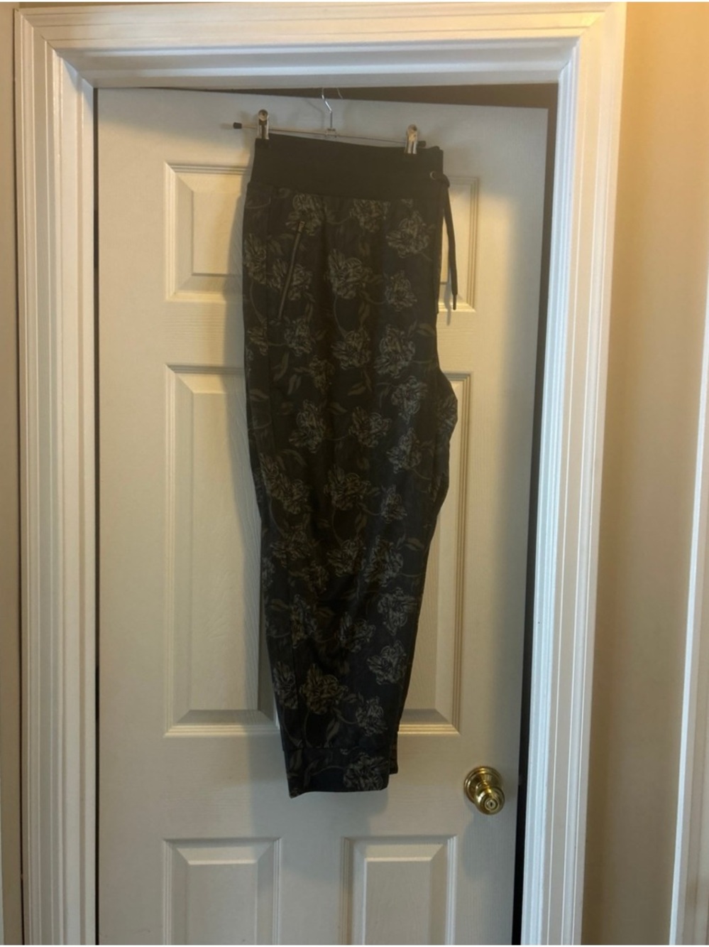 Athleta Trekkie North printed jogger, new 24